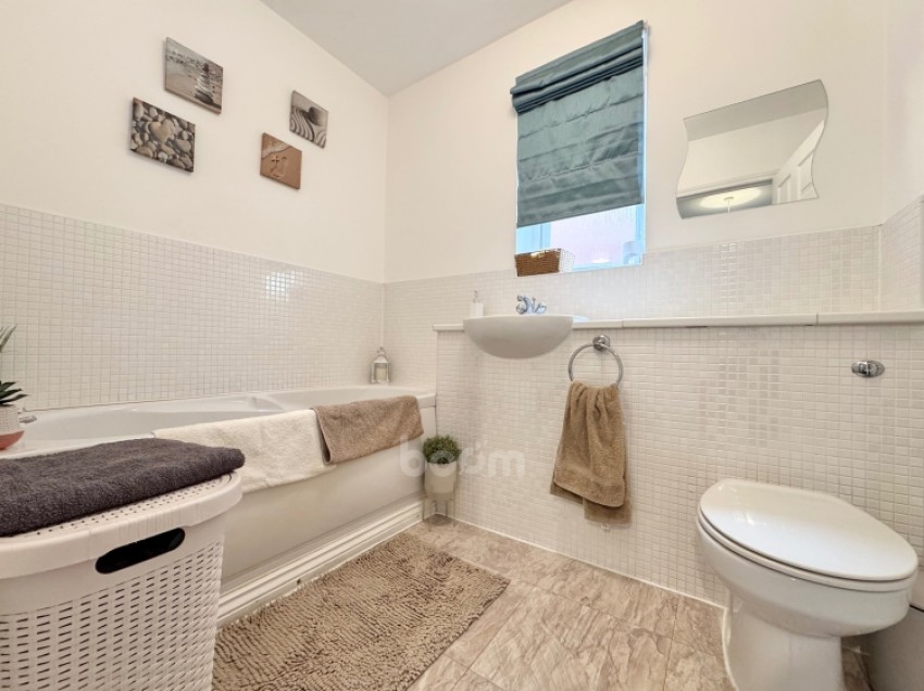 Images for 7 Glen Court, Dalry, Ayrshire, KA24 4JU, UK