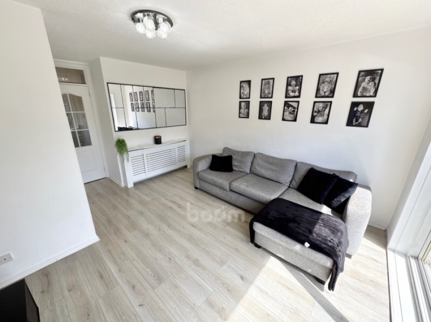 Images for 10 Fern Avenue, Erskine, Renfrewshire, PA8 7AW, UK