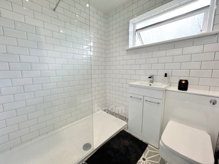 Images for 10 Fern Avenue, Erskine, Renfrewshire, PA8 7AW, UK