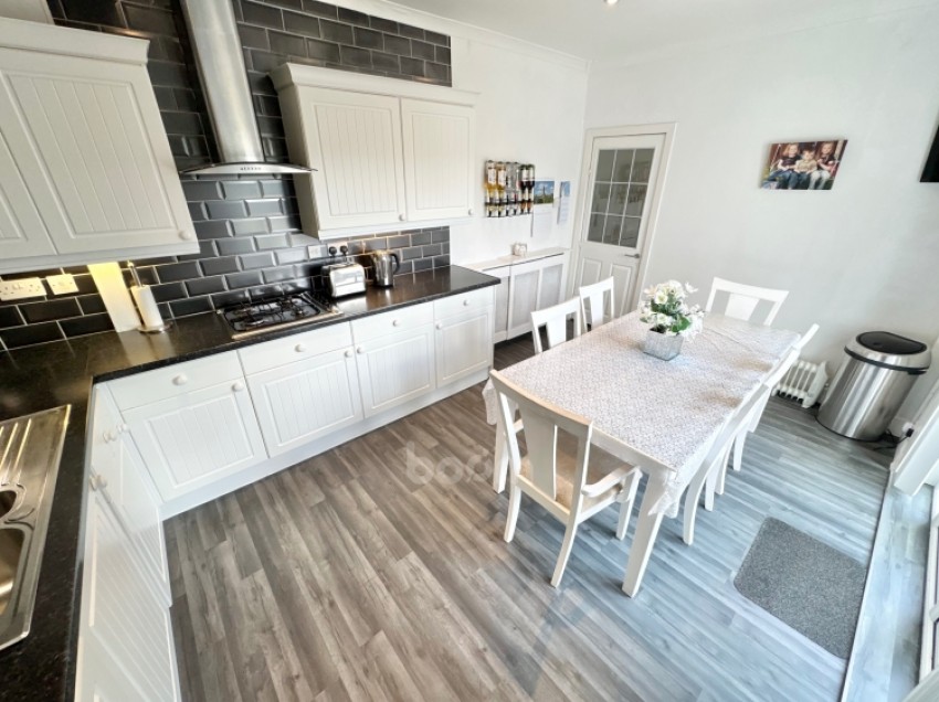 Images for 32 Lochhead Avenue, Linwood, Paisley, Renfrewshire, PA3 3EL, UK