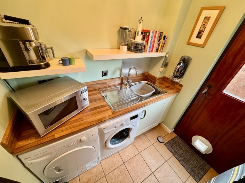 Images for 28 Sandpiper Road, Lochwinnoch, Renfrewshire, PA12 4NB, UK