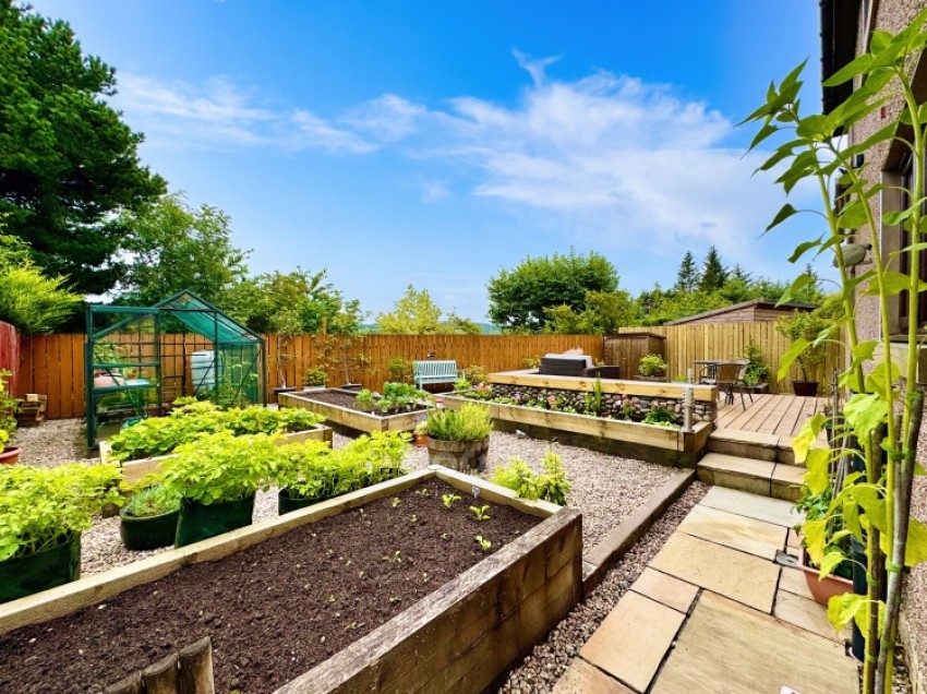 Images for 28 Sandpiper Road, Lochwinnoch, Renfrewshire, PA12 4NB, UK