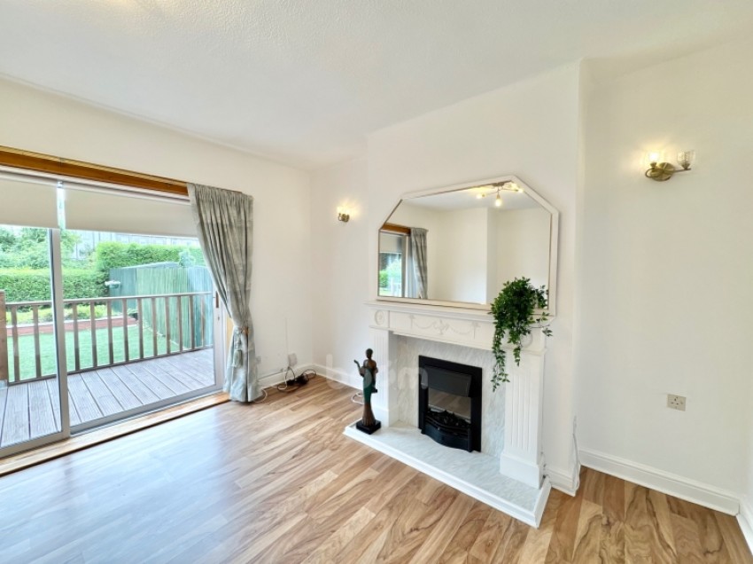 Images for 32 Barscube Terrace, Paisley, Renfrewshire, PA2 6XG, UK