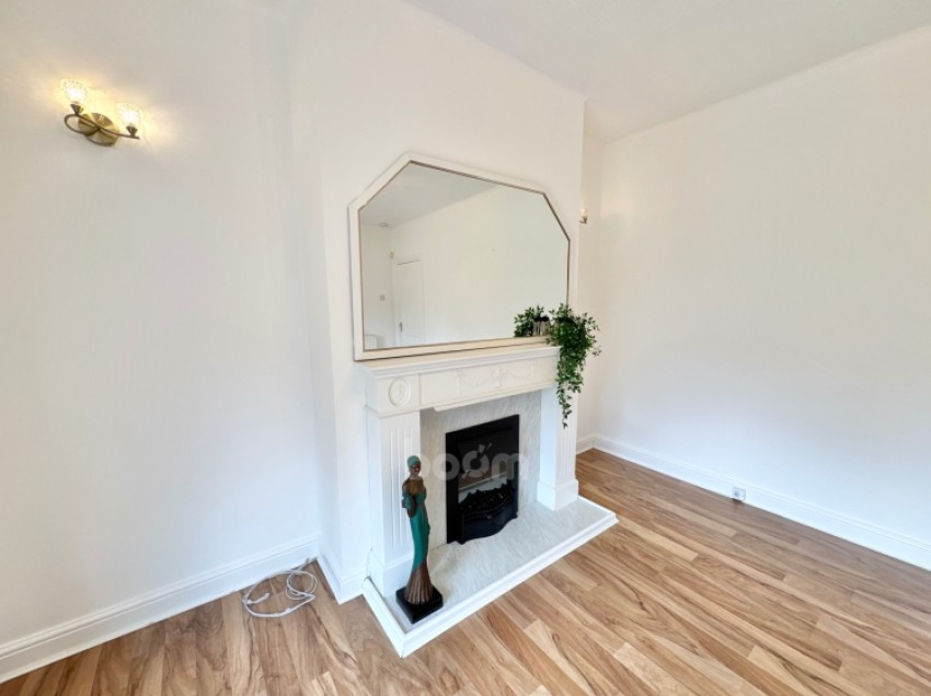 Images for 32 Barscube Terrace, Paisley, Renfrewshire, PA2 6XG, UK