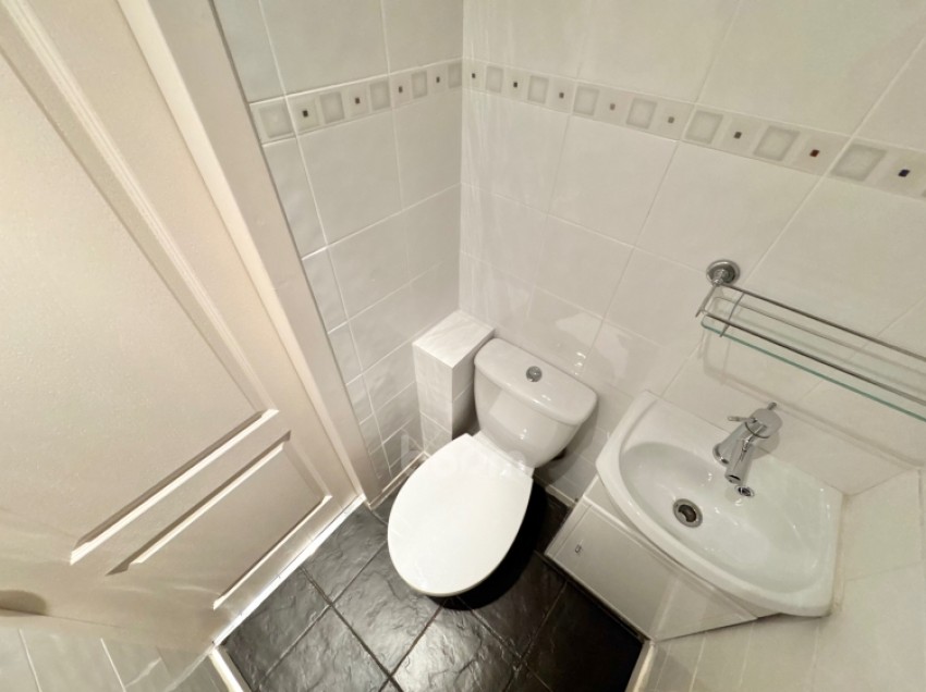 Images for 32 Barscube Terrace, Paisley, Renfrewshire, PA2 6XG, UK