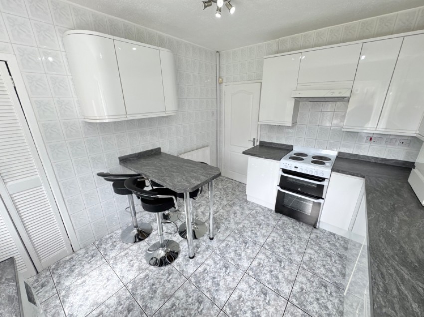 Images for 32 Barscube Terrace, Paisley, Renfrewshire, PA2 6XG, UK