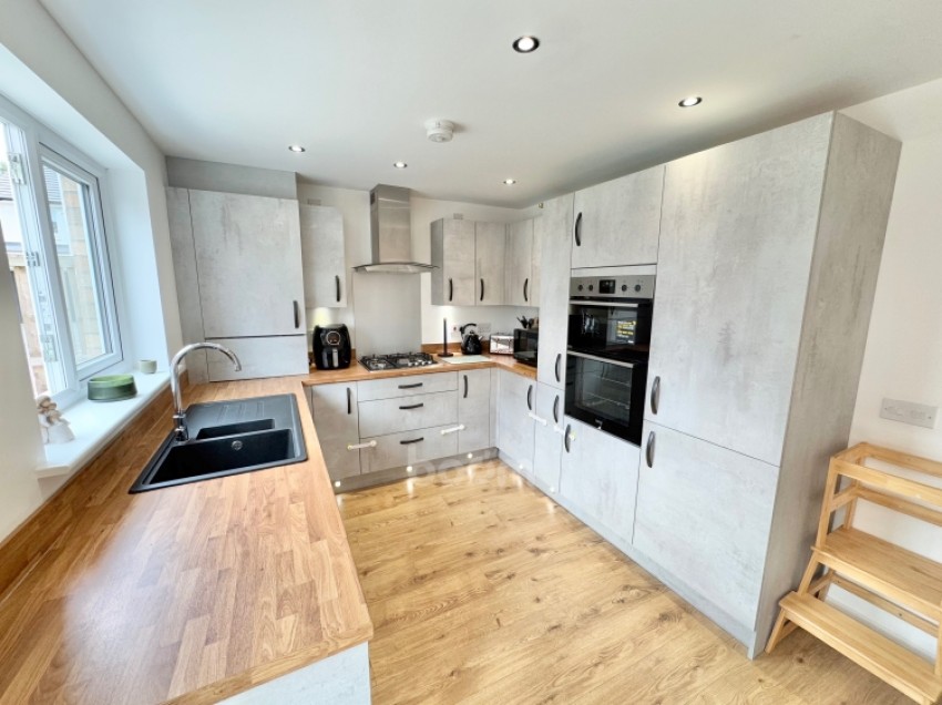 Images for 38 Cowan Avenue, Johnstone, PA5 8FG, UK