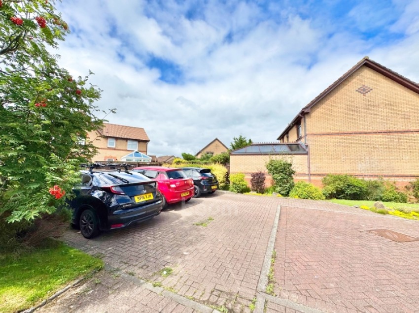 Images for 30 Winstanley Wynd, Kilwinning, Ayrshire, KA13 6EB, UK