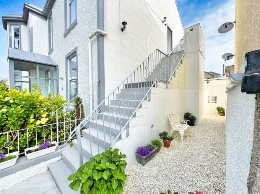 Images for 3a Burnlea Road, Largs, Ayrshire, KA30 8BX, UK