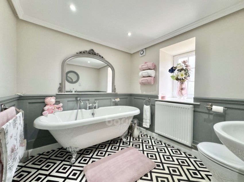 Images for 29 Braehead, Beith, Ayrshire, KA15 1EF, UK