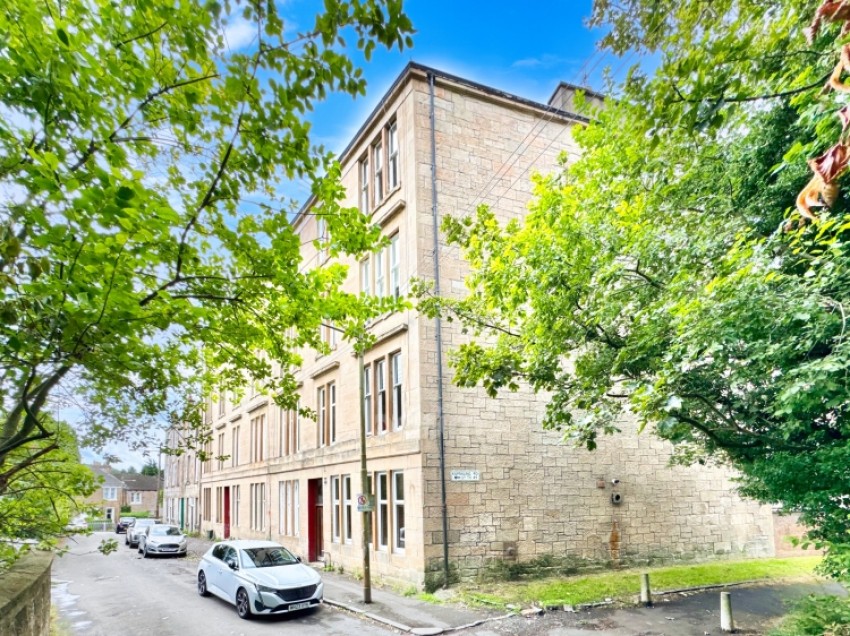Images for Flat 3/2 49 Kilmailing Road, Glasgow, G44 5UH, UK