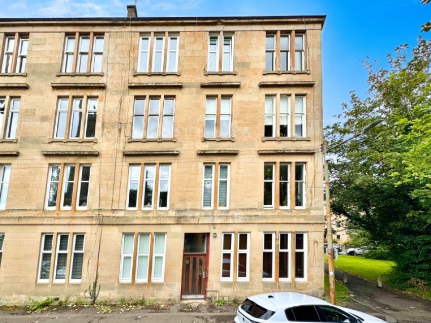 Images for Flat 3/2 49 Kilmailing Road, Glasgow, G44 5UH, UK