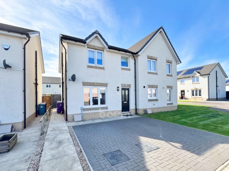 8 Longbow Place, Kilwinning, Ayrshire, KA13 7ES, UK