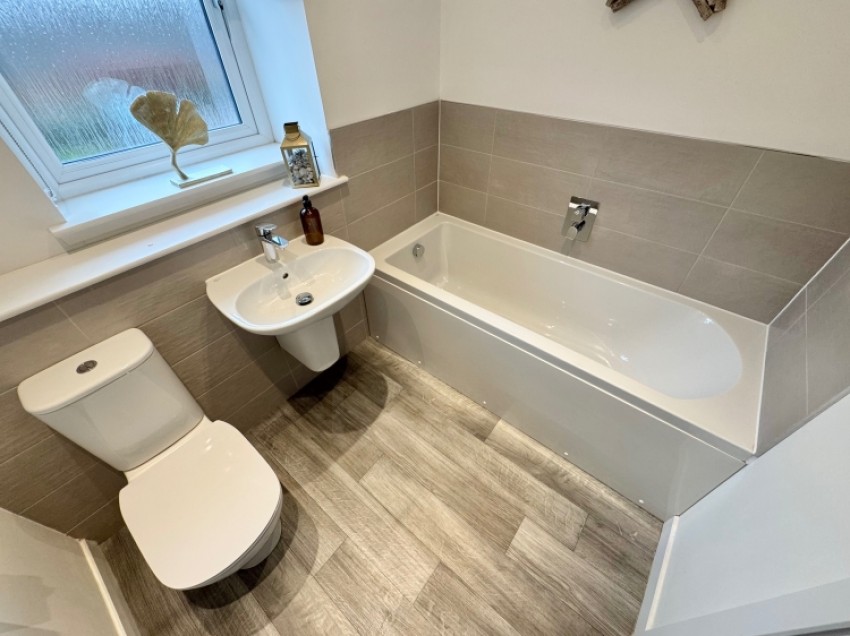 Images for 41 Auldlea Gardens, Beith, Ayrshire, KA15 2EP, UK