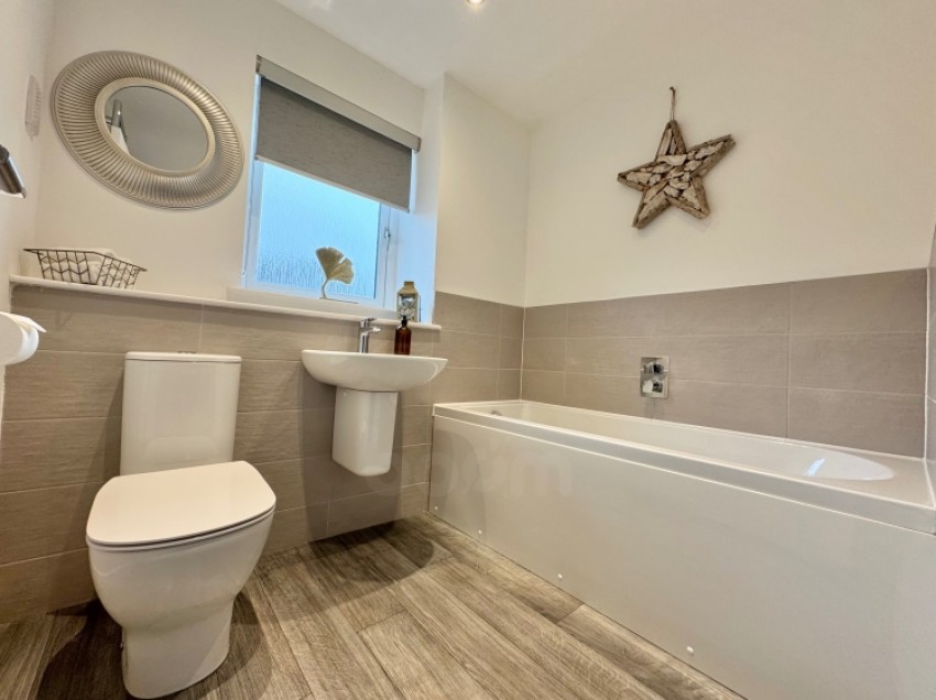 Images for 41 Auldlea Gardens, Beith, Ayrshire, KA15 2EP, UK