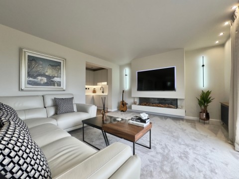 View Full Details for Flat 2 Toward, 1 Greenock Road, Wemyss Bay, Renfrewshire, PA18 6DT, UK