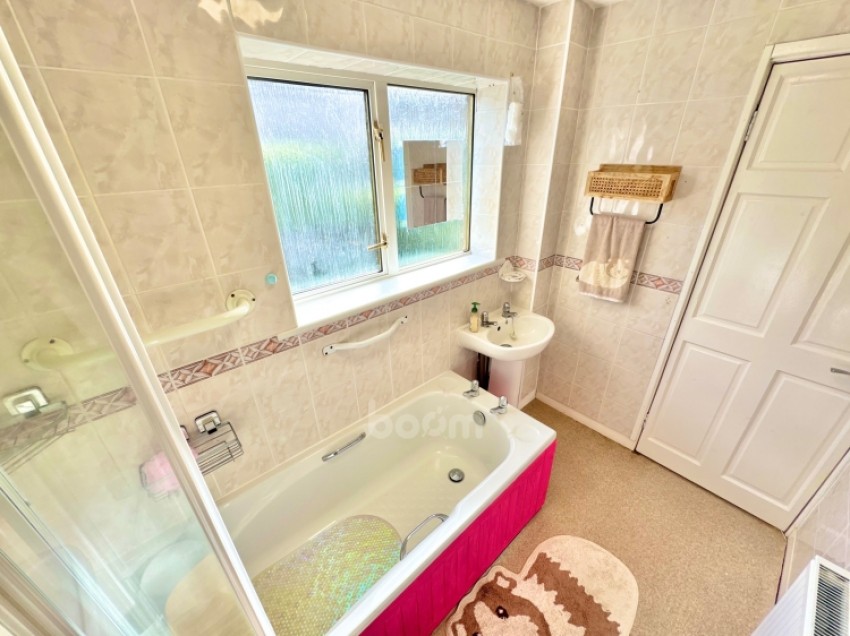 Images for 17 Roaden Avenue, Paisley, Renfrewshire, PA2 0AT, UK