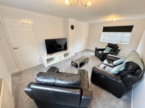 View Full Details for 76 Stirling Drive, Linwood, Paisley, Renfrewshire, PA3 3LW, UK