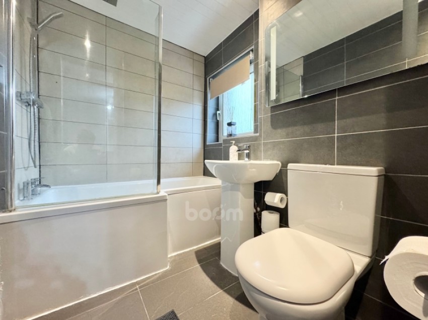 Images for 76 Stirling Drive, Linwood, Paisley, Renfrewshire, PA3 3LW, UK