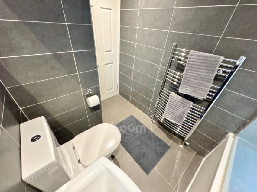 Images for 76 Stirling Drive, Linwood, Paisley, Renfrewshire, PA3 3LW, UK