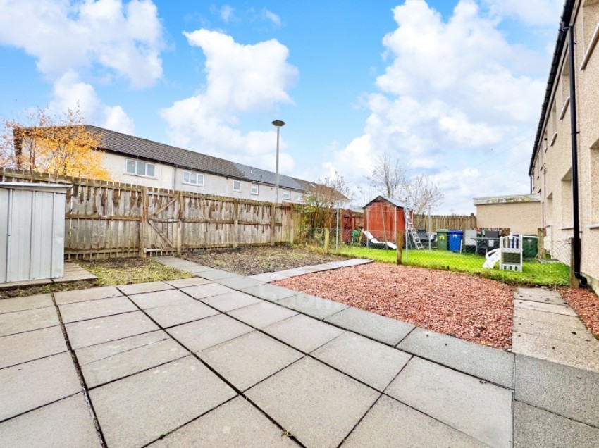 Images for 76 Stirling Drive, Linwood, Paisley, Renfrewshire, PA3 3LW, UK