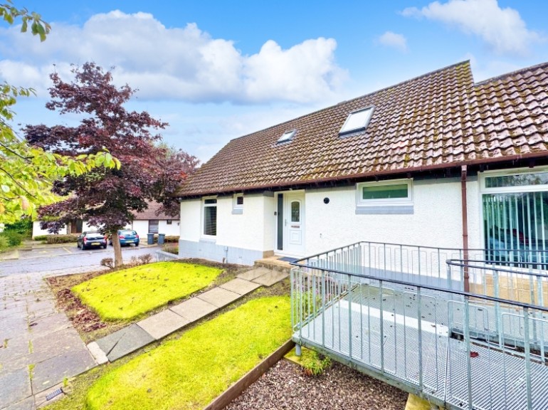 15 Aberlour Place, Lawthorn, Irvine, Ayrshire, KA11 2BW, UK