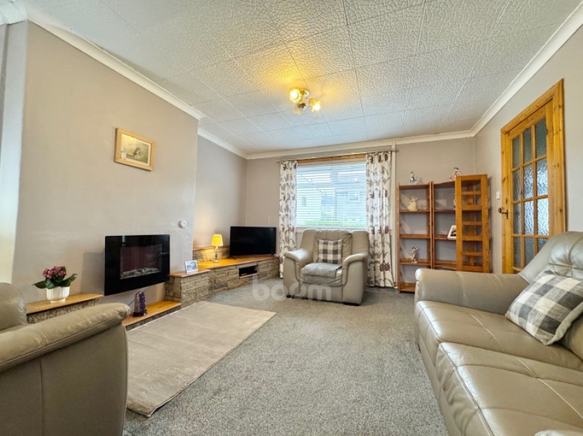 Images for 4 Braemount Avenue, Paisley, Renfrewshire, PA2 8QQ, UK