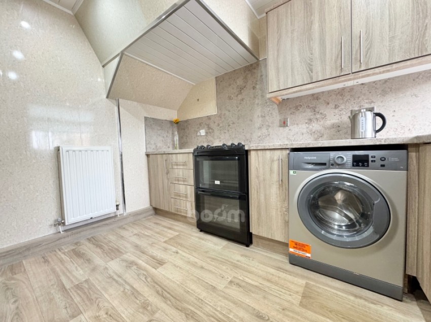 Images for 4 Braemount Avenue, Paisley, Renfrewshire, PA2 8QQ, UK