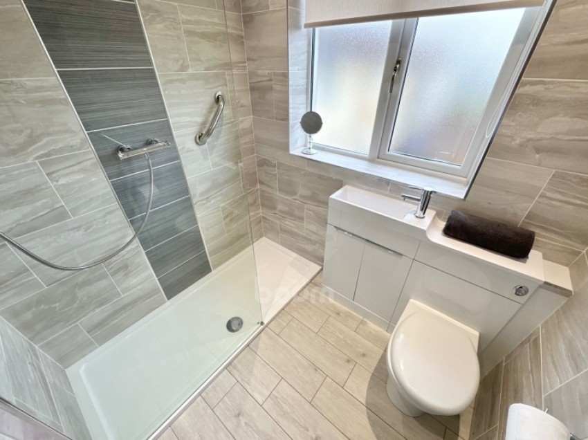 Images for 4 Braemount Avenue, Paisley, Renfrewshire, PA2 8QQ, UK