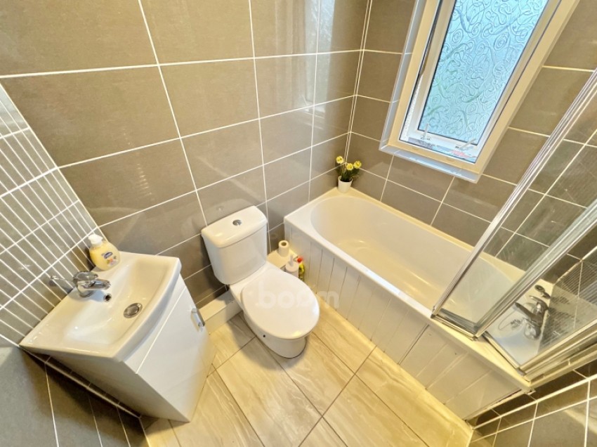 Images for 19 Calderpark Street, Lochwinnoch, Renfrewshire, PA12 4AT, UK