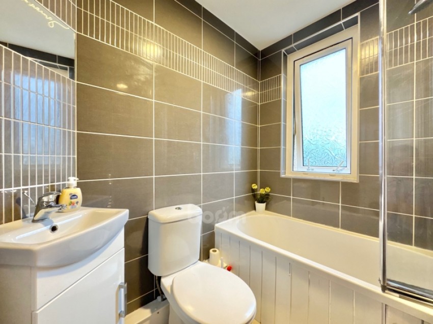 Images for 19 Calderpark Street, Lochwinnoch, Renfrewshire, PA12 4AT, UK