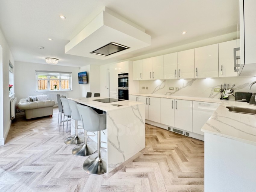 Images for 6 Cairnmaith, Erskine, PA8 7FA, UK