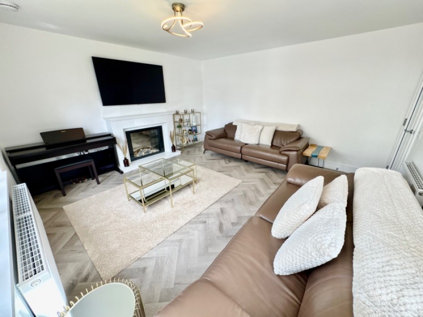 Images for 6 Cairnmaith, Erskine, PA8 7FA, UK