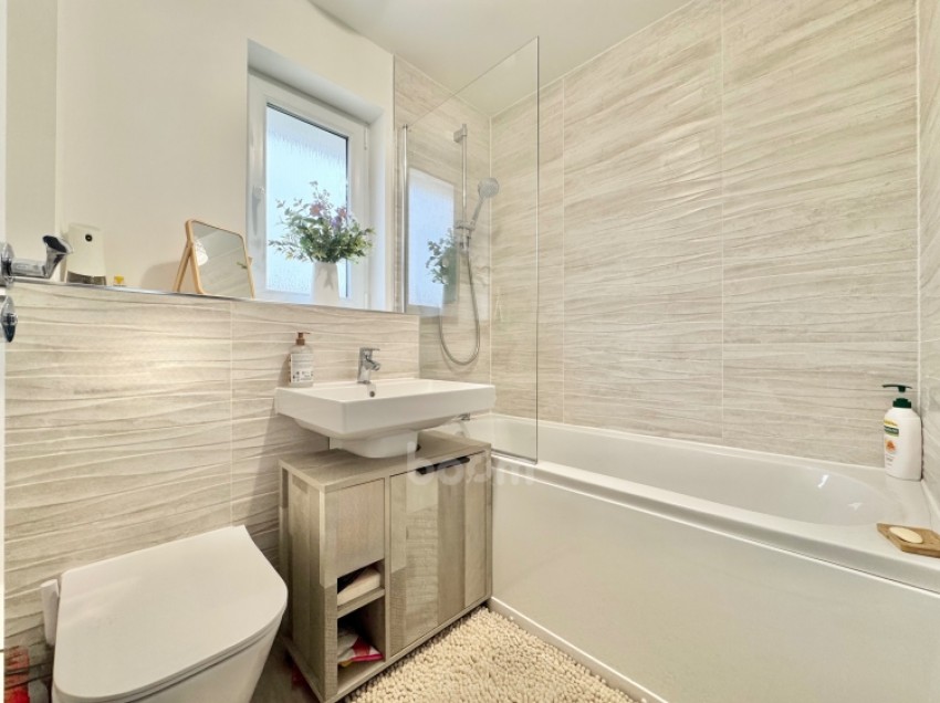 Images for 9 Colville Crescent, Beith, Ayrshire, KA14 3BG, UK