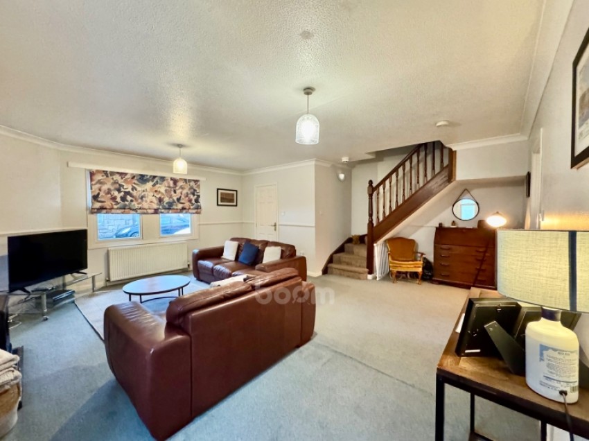 Images for 43 Main Street, Lochwinnoch, Renfrewshire, PA12 4AH, UK