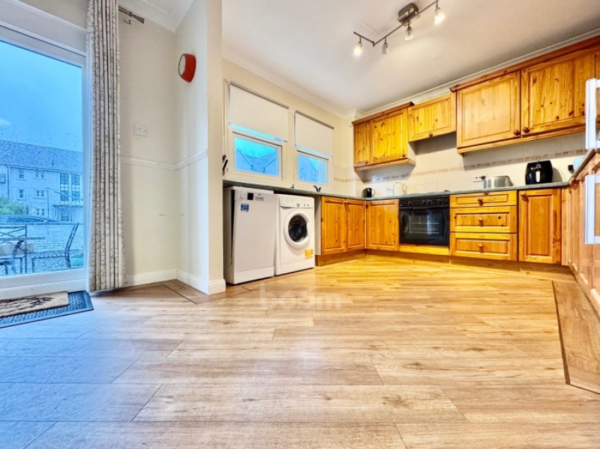 Images for 43 Main Street, Lochwinnoch, Renfrewshire, PA12 4AH, UK