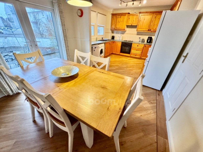 Images for 43 Main Street, Lochwinnoch, Renfrewshire, PA12 4AH, UK