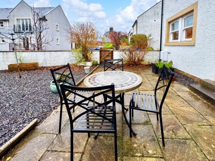 Images for 43 Main Street, Lochwinnoch, Renfrewshire, PA12 4AH, UK