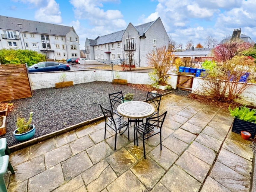 Images for 43 Main Street, Lochwinnoch, Renfrewshire, PA12 4AH, UK