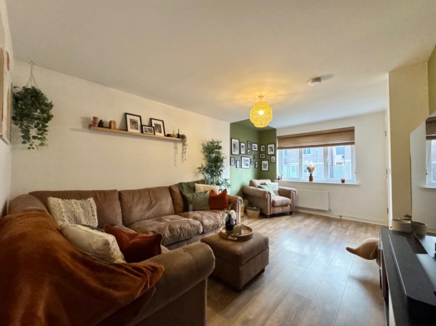 Images for 10 Sutherland Avenue, Stewarton, Kilmarnock, Ayrshire, KA3 3FF, UK