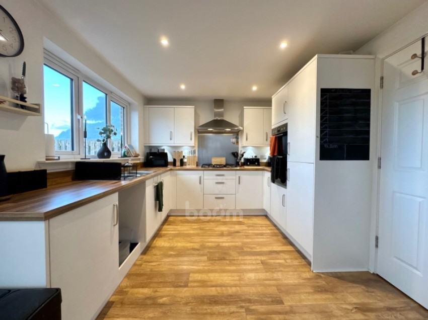 Images for 10 Sutherland Avenue, Stewarton, Kilmarnock, Ayrshire, KA3 3FF, UK