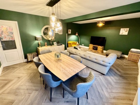 View Full Details for 37 Lomond Crescent, Beith, Ayrshire, KA15 2EA, UK