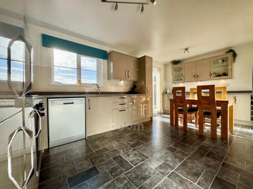 Images for 10 Cartleburn Gardens, Kilwinning, Ayrshire, KA13 7ND, UK