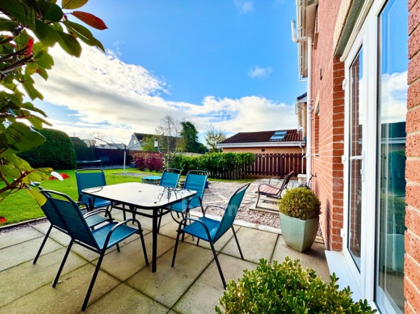 Images for 10 Cartleburn Gardens, Kilwinning, Ayrshire, KA13 7ND, UK