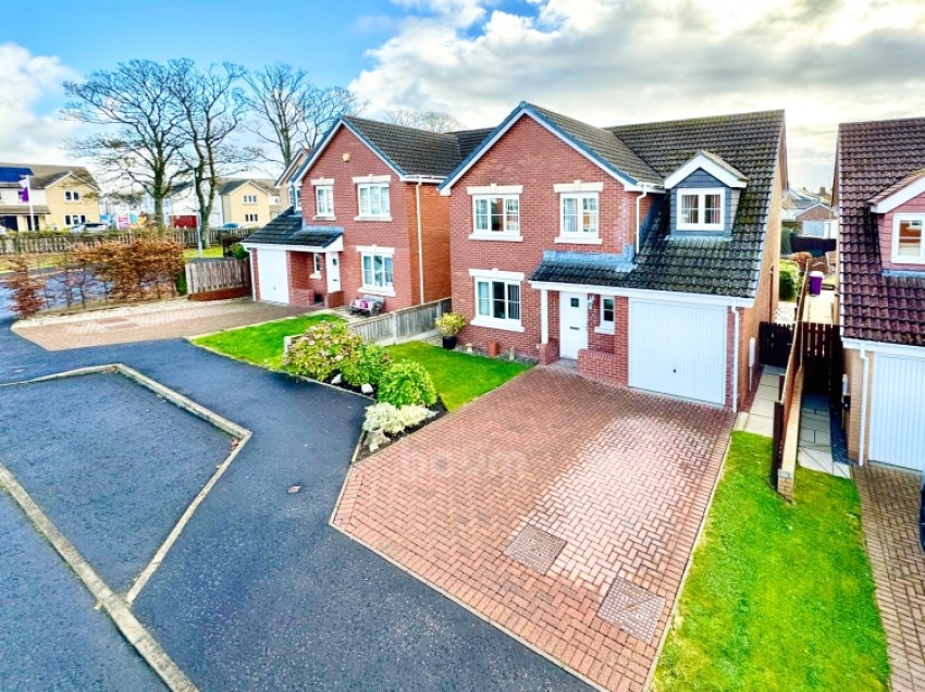Images for 10 Cartleburn Gardens, Kilwinning, Ayrshire, KA13 7ND, UK
