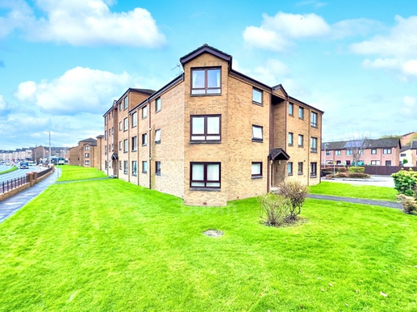 Images for 423 Castle Gait, Paisley, Renfrewshire, PA1 2HE, UK