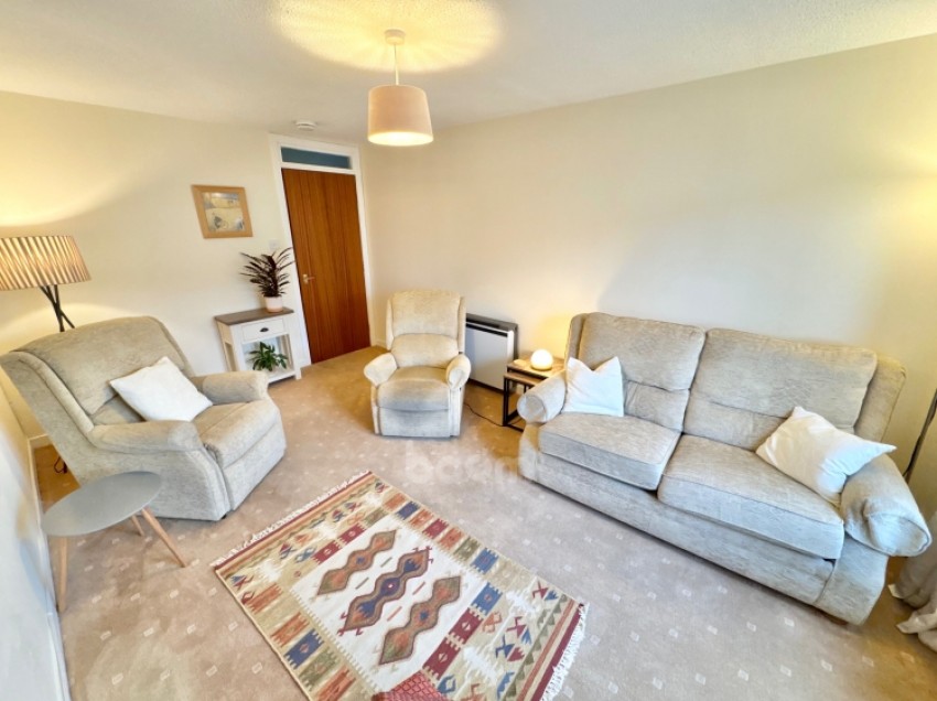 Images for 423 Castle Gait, Paisley, Renfrewshire, PA1 2HE, UK