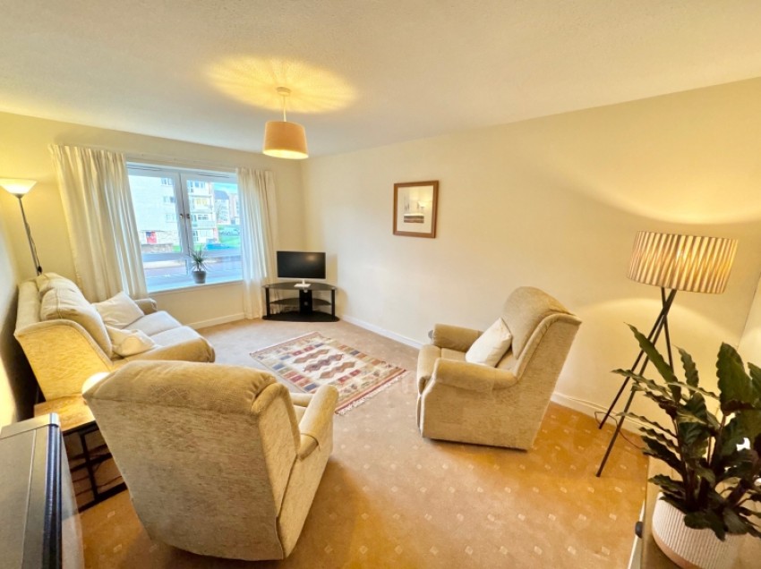 Images for 423 Castle Gait, Paisley, Renfrewshire, PA1 2HE, UK