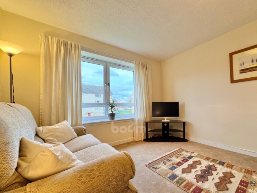 Images for 423 Castle Gait, Paisley, Renfrewshire, PA1 2HE, UK