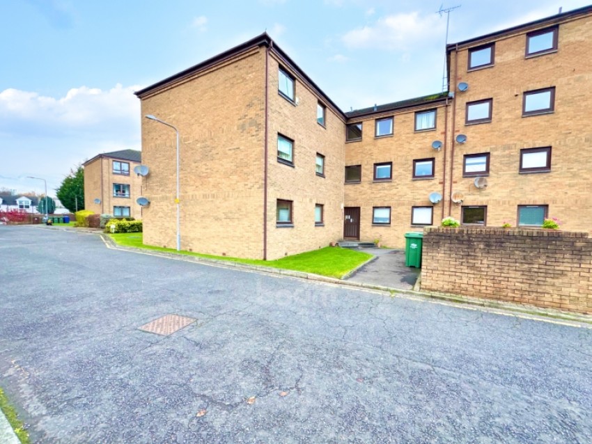 Images for 423 Castle Gait, Paisley, Renfrewshire, PA1 2HE, UK